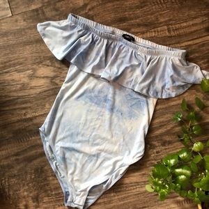 RUE21 womans SZ S pale blue & white off the shoulder ruffled bodysuit